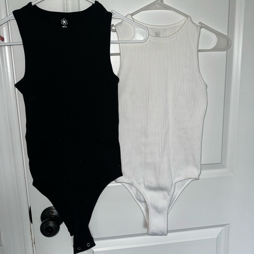 Set of two ribbed high neck bodysuits